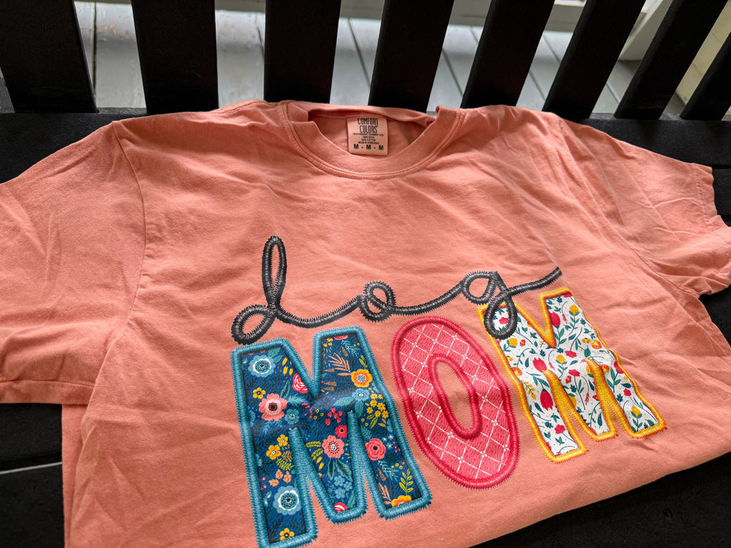 Dog Mom Tee 🐶